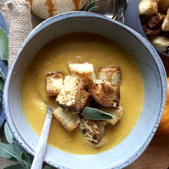 pumpkin soup with manchego croutons - Recipe photo by ahintofrosemary