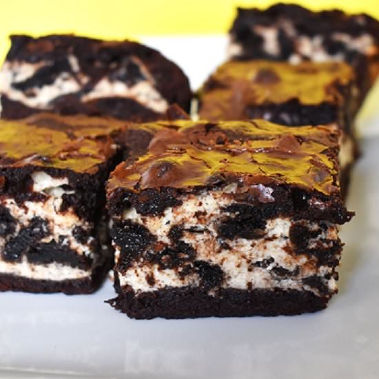 Cookies and Cream Cheesecake Browni - Recipe photo by lightscamerabake