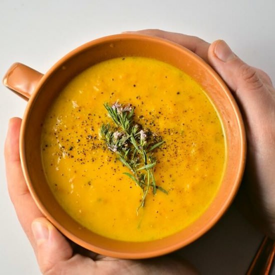 Creamy Roasted Carrot Soup [vegan] - Recipe photo by Bimorah