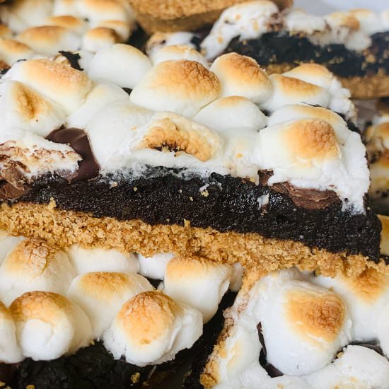 Healthy Peanut Butter S'more Bars - Recipe photo by cokocooks