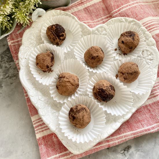 Dark Chocolate Truffles - Recipe photo by katiescucina