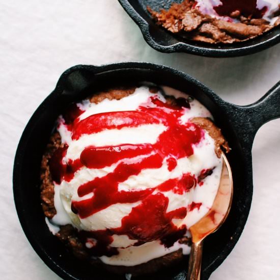Chocolate Skillet Cookies - Recipe photo by thefigjar