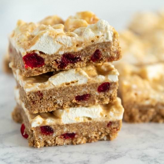Marshmallow Crunch Traybake - Recipe photo by Traybakes and More