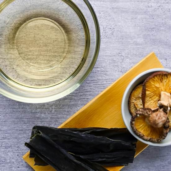 Shiitake and Kombu Dashi Stock - Recipe photo by Sudachi Recipes