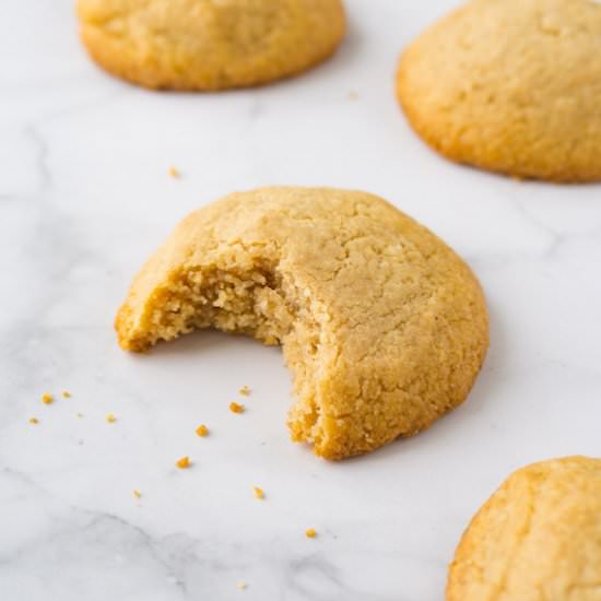 Keto peanut butter cookies - Recipe photo by HereToCook