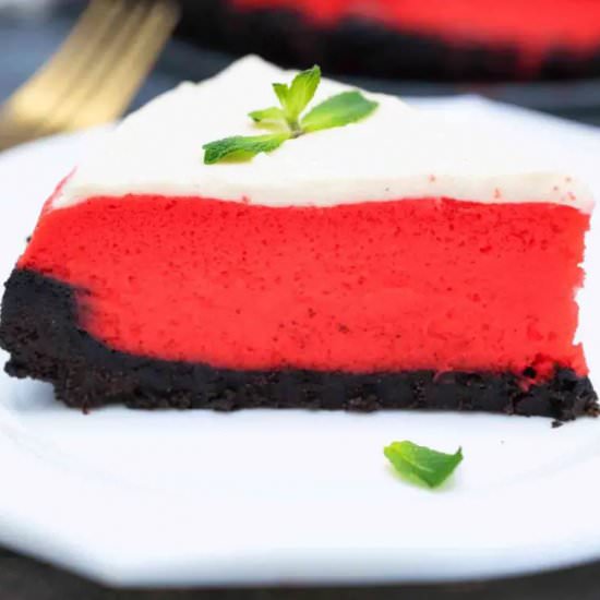 Red Velvet Cheesecake - Recipe photo by peasandpeonies