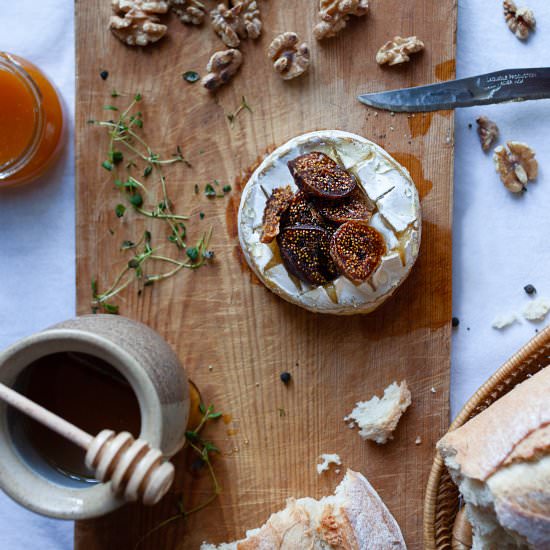 Baked camembert - Recipe photo by Nordic Provisions