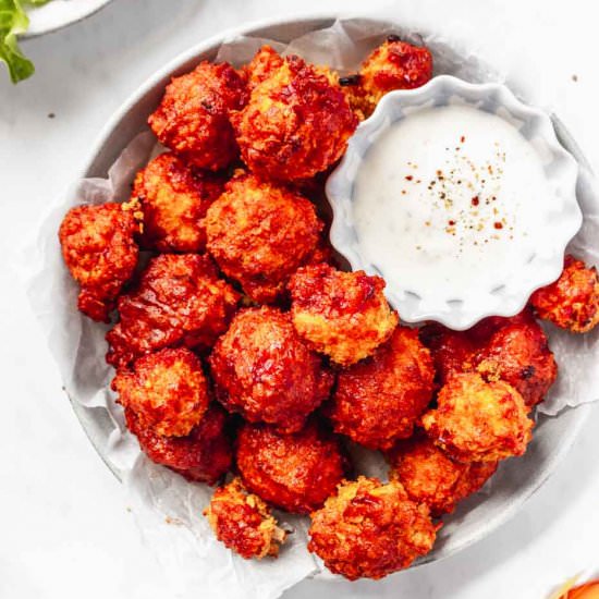 crispy buffalo cauliflower wings - Recipe photo by damnspicy