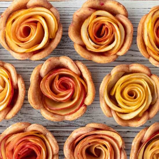 Apple Rose Tarts - Recipe photo by vegandollhouse