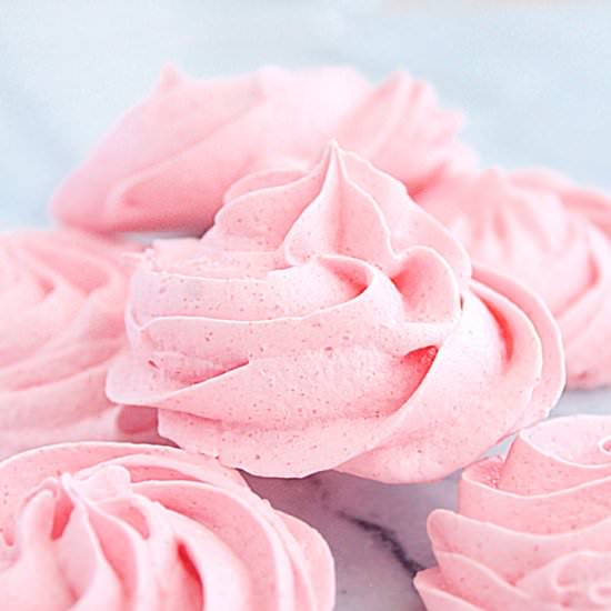 Strawberry Meringues - Recipe photo by biggreenhouse