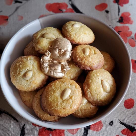Chinese Almond Cookies - Recipe photo by cocoinkitchen