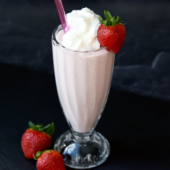 STRAWBERRY MILKSHAKE - Recipe photo by WhiskingMama