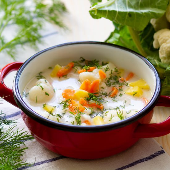 Cauliflower soup with dill - Recipe photo by mecooks.com
