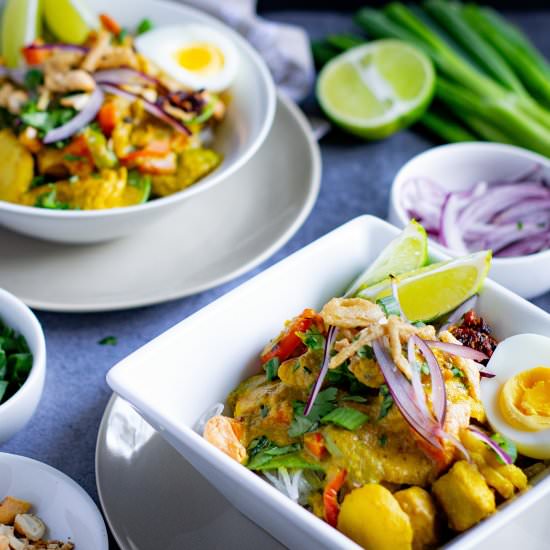 Ohn No Khao Swè - Recipe photo by GradFood