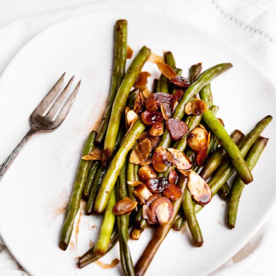 Garlicky Green Beans (v/gf) - Recipe photo by The Green Creator