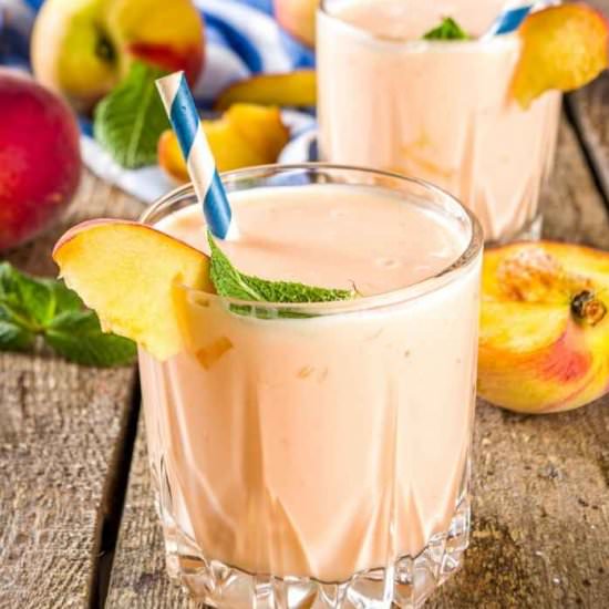 Peach Berry Emergen-C Smoothie - Recipe photo by Everything Pretty