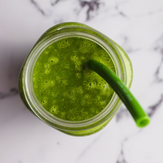 Healthy Turmeric Green Smoothie - Recipe photo by caiteyjay