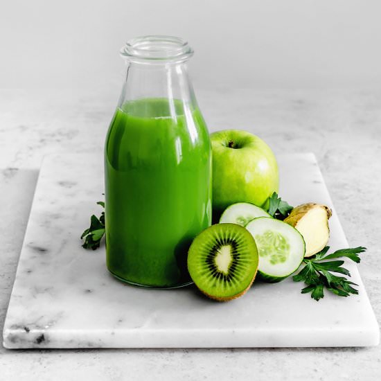 Green juice detox recipe - Recipe photo by Sweetly Cakes