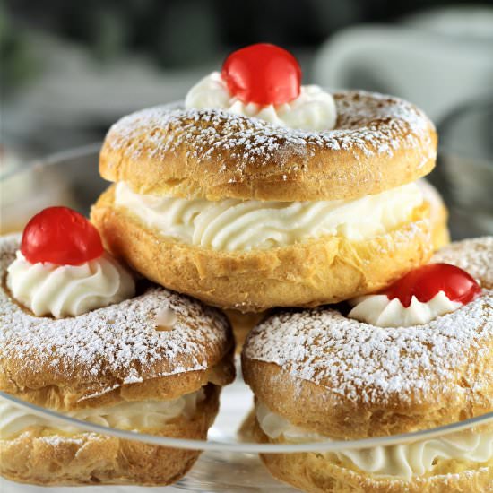 Baked Zeppole with Ricotta Filling - Recipe photo by Mangia Bedda