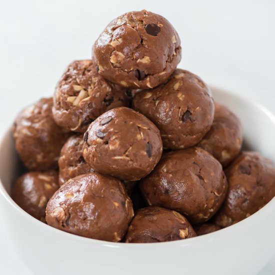 Chocolate Energy Balls - Recipe photo by buildyourbite