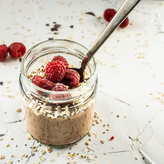 Chocolate Raspberry Overnight Oats - Recipe photo by Lifeandlemons