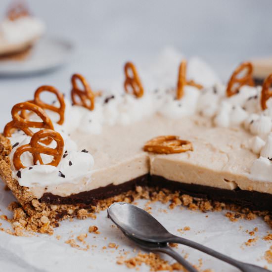 Butterscotch Chocolate Pretzel Pie - Recipe photo by alpineella