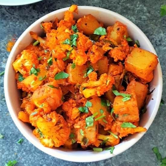 Aloo Gobi Stir Fry - Recipe photo by Pavanis Kitchen