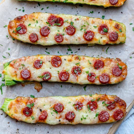 LOW CARB ZUCCHINI PIZZA BOATS - Recipe photo by healthyfitnessmeals