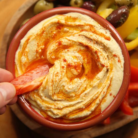 Creamy Hummus - Recipe photo by somethingaboutsandwiches