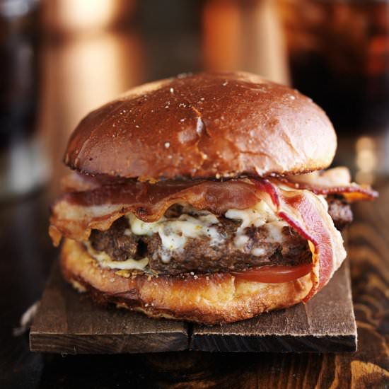 Ultimate Black & Blue Burger - Recipe photo by Munchie Mouse