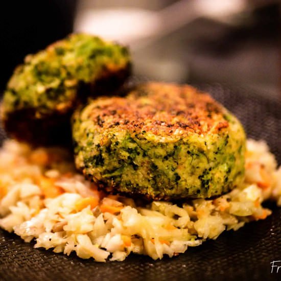 Broccoli burger - Recipe photo by freedomveg