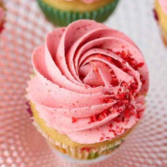 Vegan Vanilla & Strawberry Cupcakes - Recipe photo by Bakes and Blunders