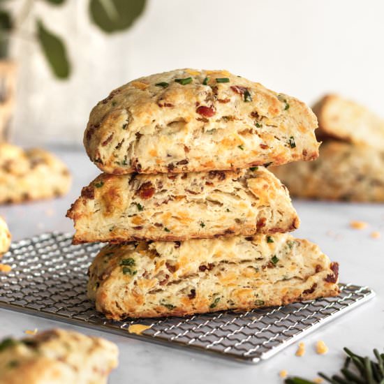 Bacon Cheddar Chive Scones - Recipe photo by bake and bacon