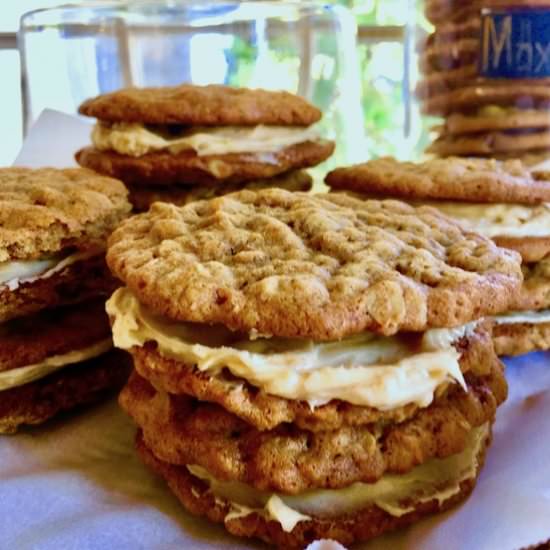 Oatmeal Sandwich Cookie - Recipe photo by Kitchengetaway