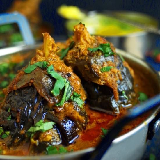 Vegan Stuffed Eggplant Curry - Recipe photo by Oh My Veg