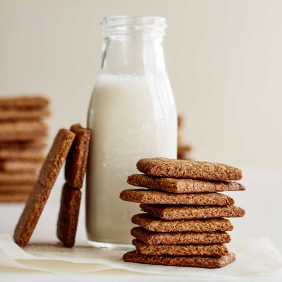 Vegan Graham Crackers - Recipe photo by Milk and Pop