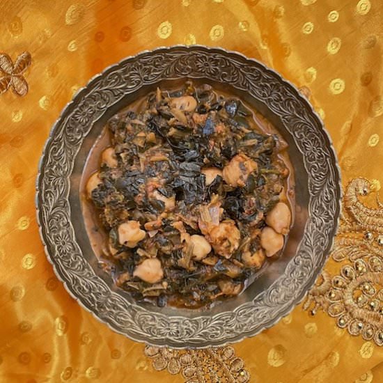 Spinach and Chickpeas Indian Style - Recipe photo by AlmostPractical