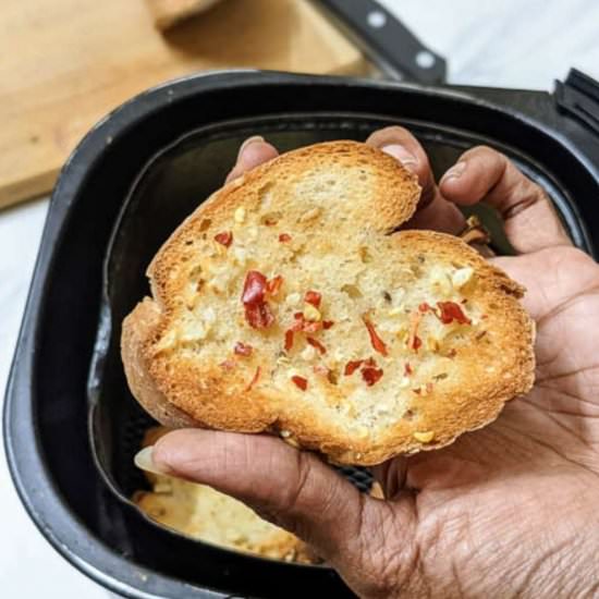 Air fryer garlic bread - Recipe photo by rparm