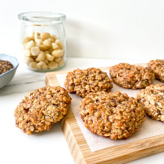 Coconut and macadamia nut cookies - Recipe photo by Low Histamine Kitchen