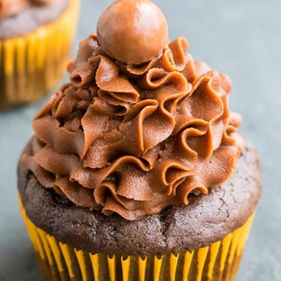 Vegan Chocolate Cupcakes - Recipe photo by Cakewhiz
