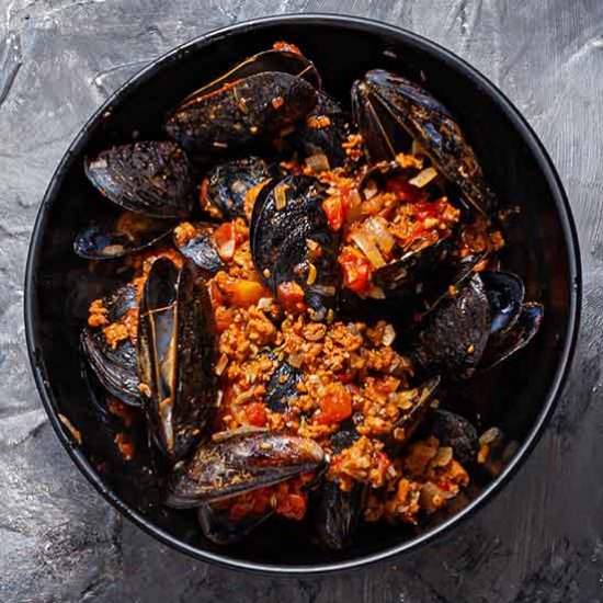 mussels with sausages and fennel - Recipe photo by saltandpestle