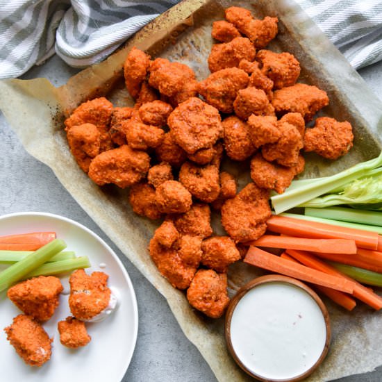 Baked Buffalo Cauliflower - Recipe photo by poppiesandprosecco