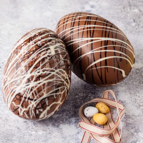 How to make Easter eggs - Recipe photo by Recipe Crumbs