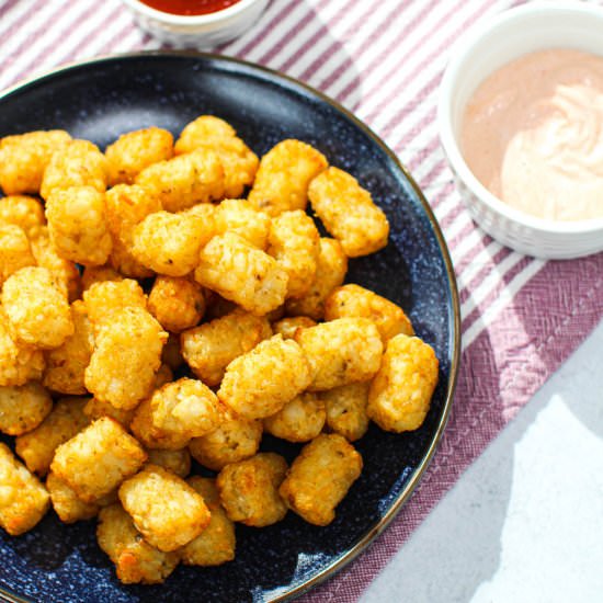 Air Fryer Tater Tots - Recipe photo by MaesMenu