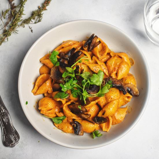 Creamy Cauliflower Red Pepper Pasta - Recipe photo by Bimorah