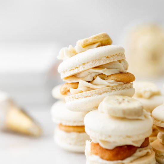 Banana Pudding Macarons - Recipe photo by poshlittledesigns