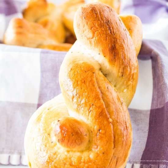 Easter Bunny Rolls - Recipe photo by EasyBudgetRecipes