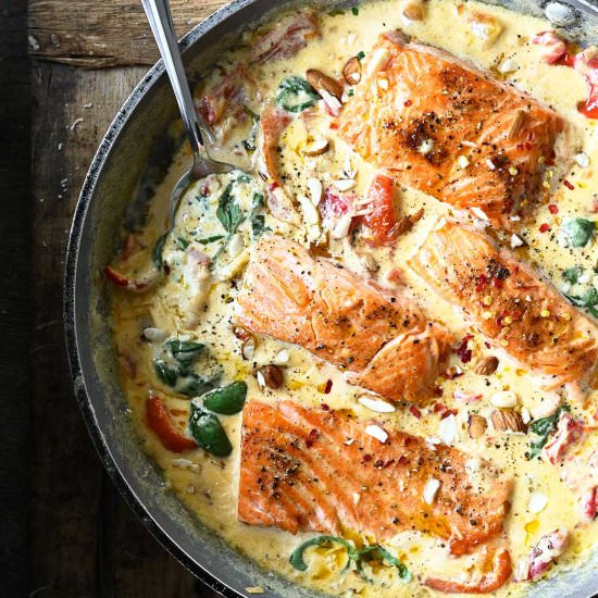 Salmon in Garlic Mascarpone Sauce - Recipe photo by servingdumplings