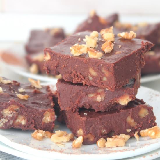 CHOCOLATE FUDGE - Recipe photo by Easy Peasy Creative Ideas