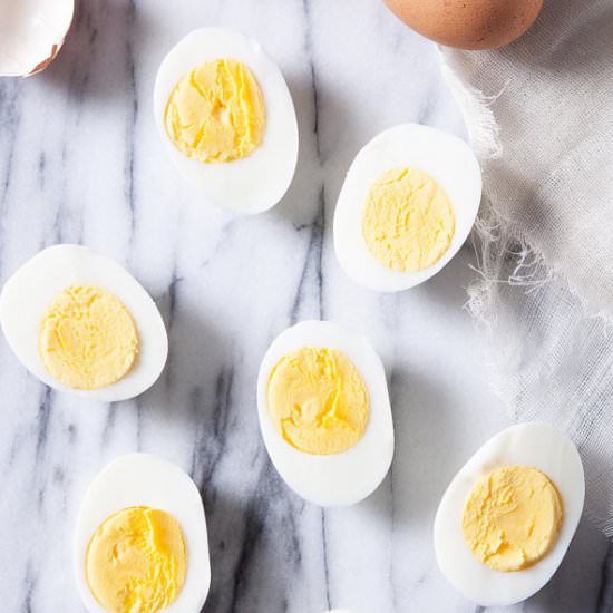 how to boil and peel eggs - Recipe photo by chewoutloud